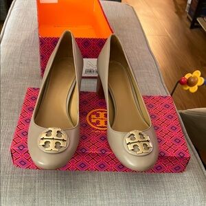 Tory Burch Cream Heels Classic Elegance
